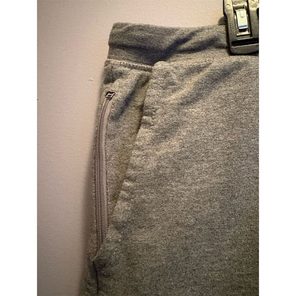 Eddie Bauer Men's 2XL Gray Sweat Lounge Shorts w/ Zippered Pockets - Picture 3 of 12